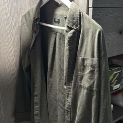 UNIQLO green button up shirt Size S