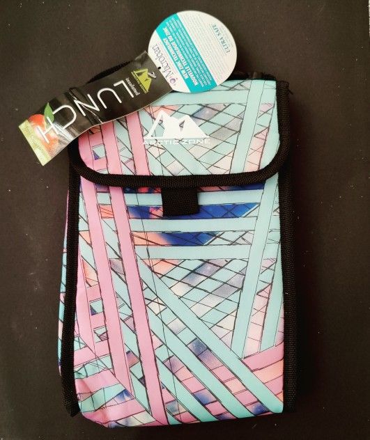 Arctic Zone Lunch Box NWT