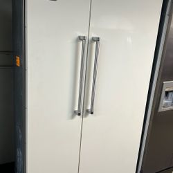 VIKING 48”WIDE BUILT IN GLOSS WHITE SIDE BY SIDE REFRIGERATOR 
