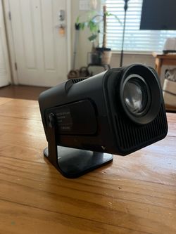 HY300 LED LCD Mini Projector