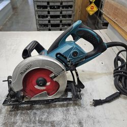 Makita 5477NB 7 1/4" Corded Hypoid Saw