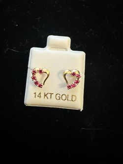 Aretes de corazón 💓 de 14 kilates