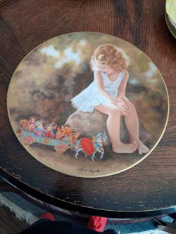 vintage 1982 Lynn Lupetti collector plate titled "Music For A Queen,"