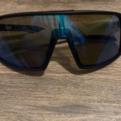  Black Oakley’s 