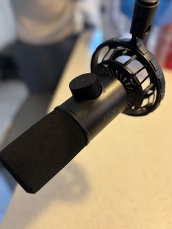 FIFINE K658 Mic w/ Boom Arm