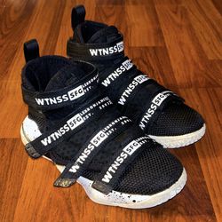 Nike Lebron li Soldier Youth Shoes Size 12C