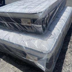 🌟✨Mattress Pillow Top All Sizes ✨🌟 ☑️ 12” inches tall 🟦All sizes 🛏💤 🟩Same day delivery available🚛 🟠Queen sizes $199 🟡Full sizes $179 🟢Twin s