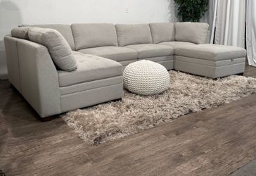 Thomasville Tisdale  Modular Sectional with Storage Ottoman