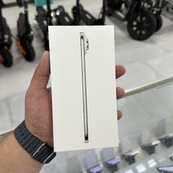 iPhone Air 256GB Unlocked! Finance For $50 Down Payment!!