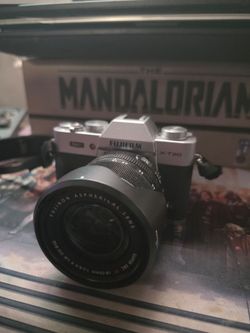 Fujifilm X-t20 digital camera with 55mm lens extra battery and 1TB sd card