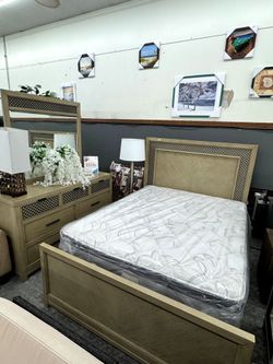 Queen bed set