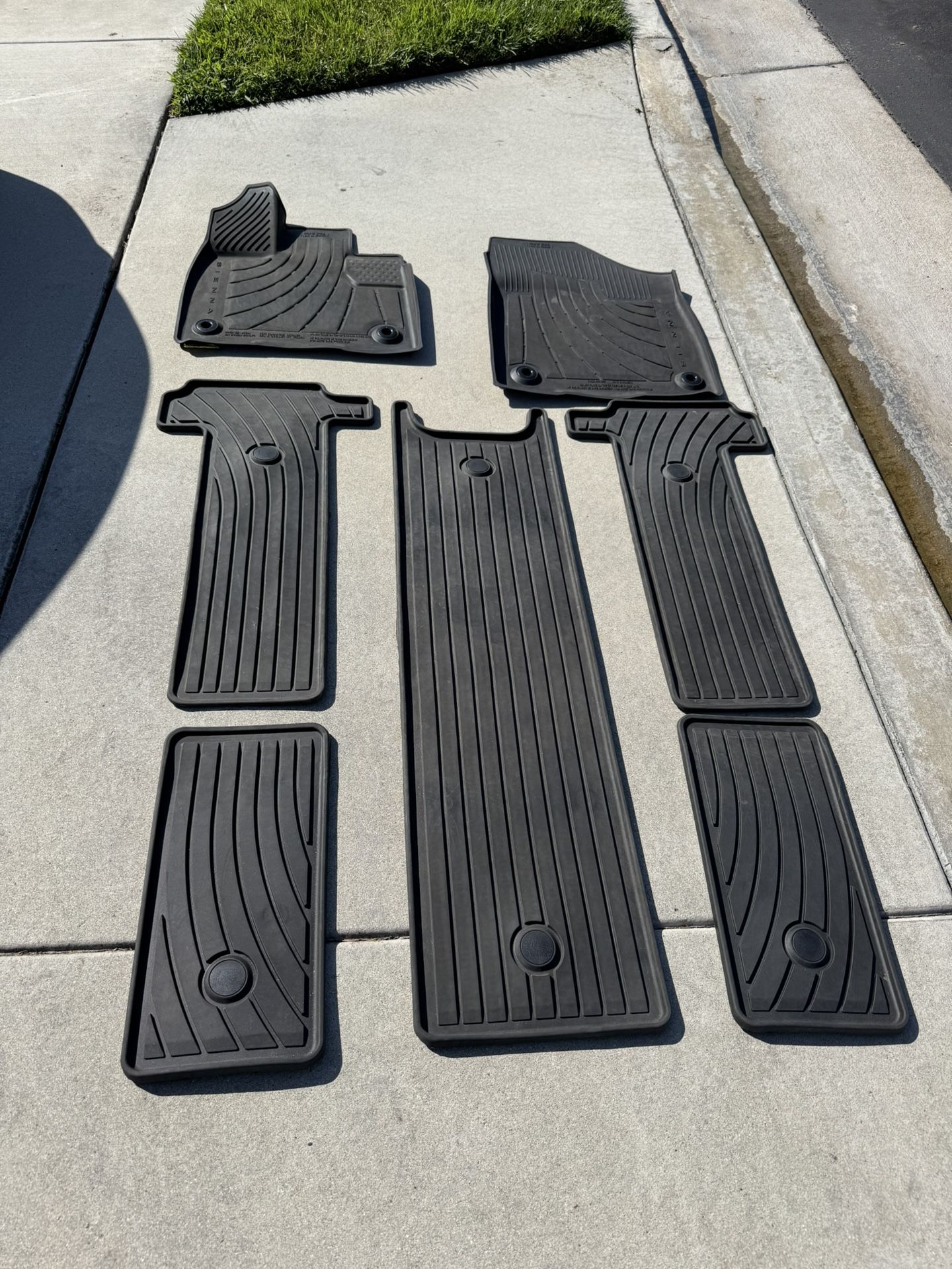 2023 ToyotaSienna OEM All Weather Mats