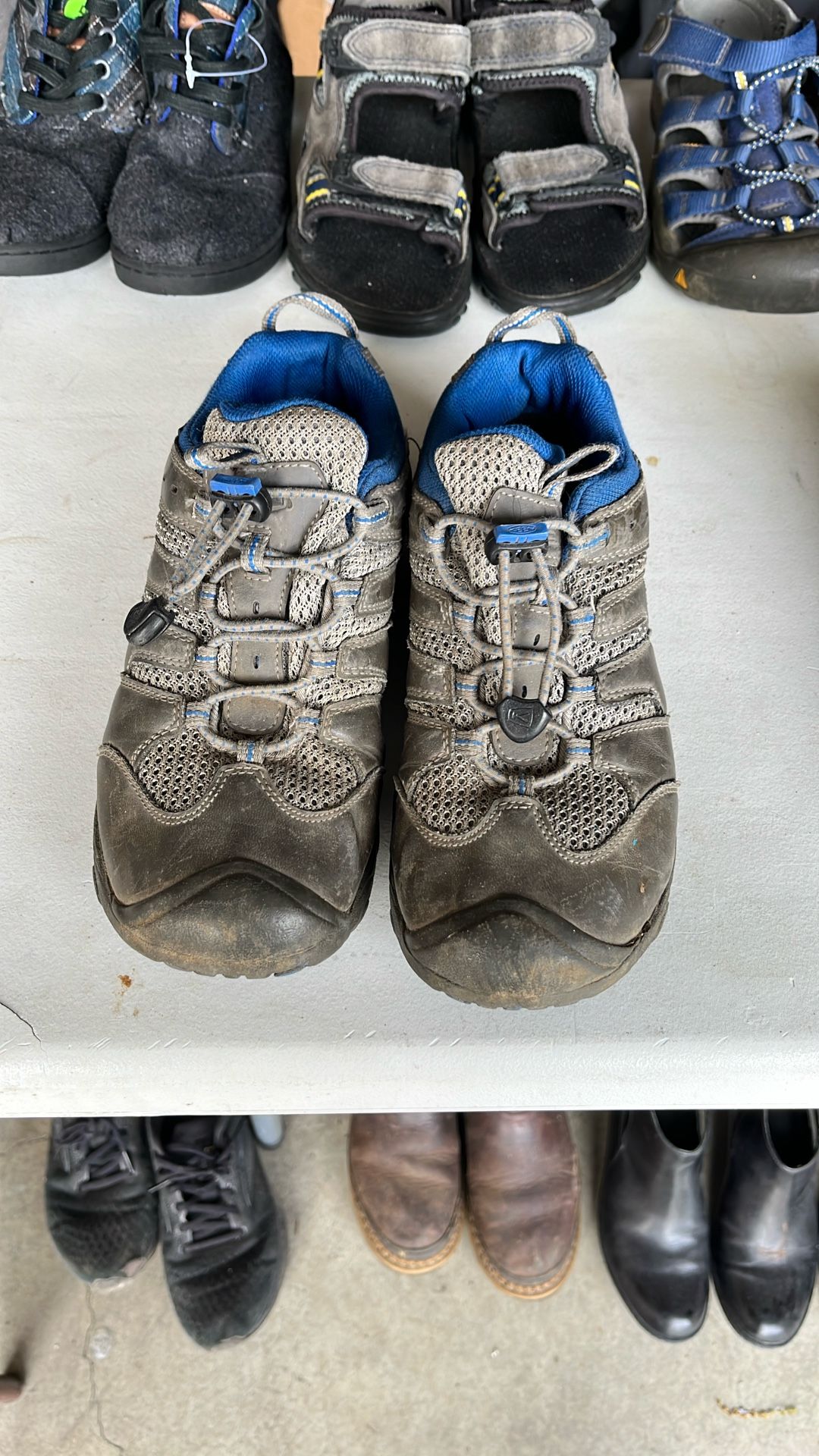 Kids Keen Shoes Size 5