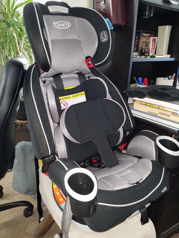 New Condition Graco 4Ever Baby Car Seat With Padding