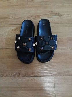 Women's shoes