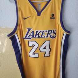 Kobe Bean Bryant Los Angeles Lakers Classic Basketball Jersey/XL 