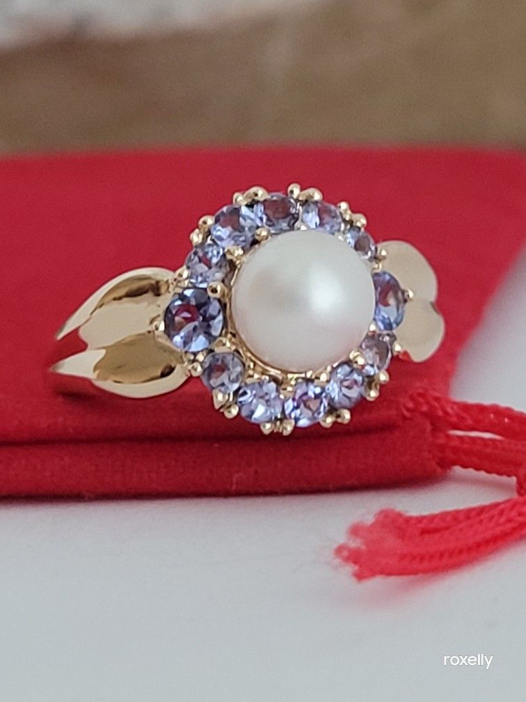 ❤️14k Size 7 Lovely Solid Yellow Gold Fresh-Water Pearl and Tanzanite Ring!/ Anillo de Oro con 1 Perla y Tanzanitas! 👌🎁Post Tags: Anillo de Oro