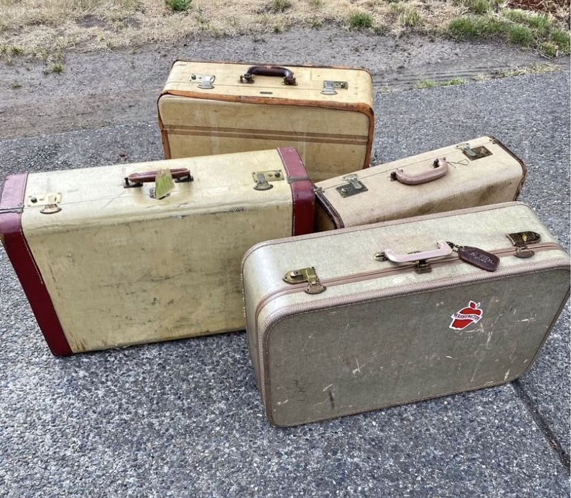 4 antique luggage cases one is Hartmann triplexx