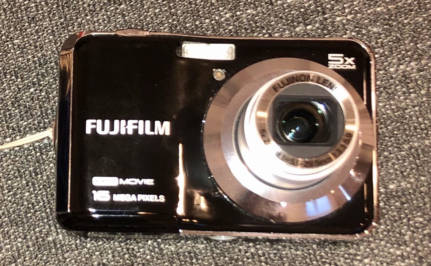 Fuji Film Fine Pix AX655 16 Mega Pixels HD Movie 5X Zoom Camera