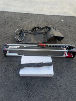 Husky 28 in. Tile Cutter with Tungsten Carbide Blade and Adjustable Gauge – Open Box