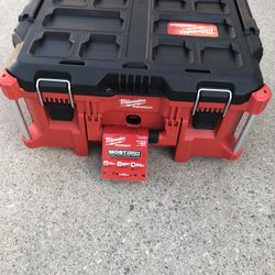 Milwaukee Large Tool Box. 48-22-8425. Packout