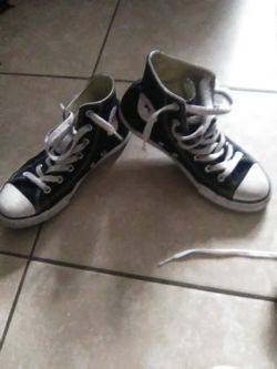 Size 3 black Chuck's good condition
