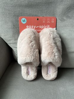 BRAND NEW Fuzzy Light Pink Slippers