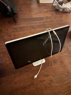27 inch Apple Thunderbolt Display monitor