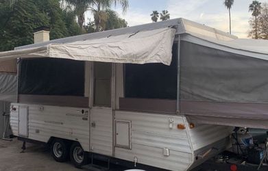 91’ Jayco Pop-up Trailer
