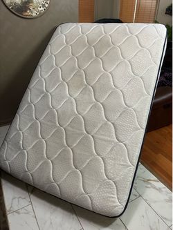 Free Mattress (COME PICKUP)
