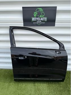 2017 - 2024 Cadillac XT5 Front Right Passenger Door #D033 OEM