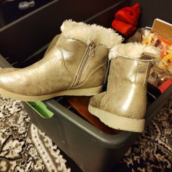 Size 4 Glittery Girl Fur Boots Brand New W Tags