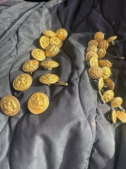 29 vintage superior quality buttons