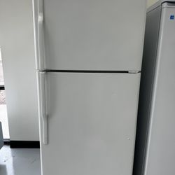 USED! White Top Bottom GE Fridge 