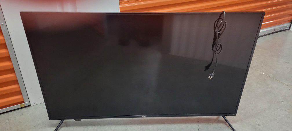 onn. 50" 4K UHD HDR Roku Smart TV (Model 100012585-CA-Black), 4K, 3 HDMI, 60 Hz 