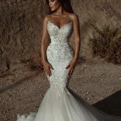 (2) Beautiful mermaid wedding dress-sz 12 And Sz16