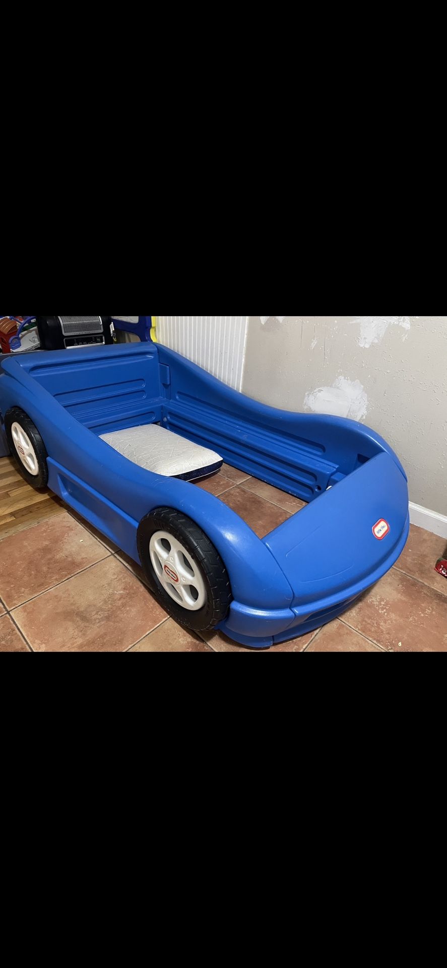 Little Tykes Race Car Bed