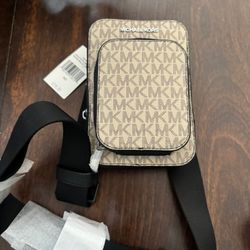 Michel Kors Phone Wallet Crossbody