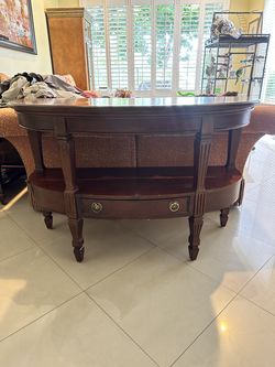 Elegant Traditional Curved Console Entryway Table