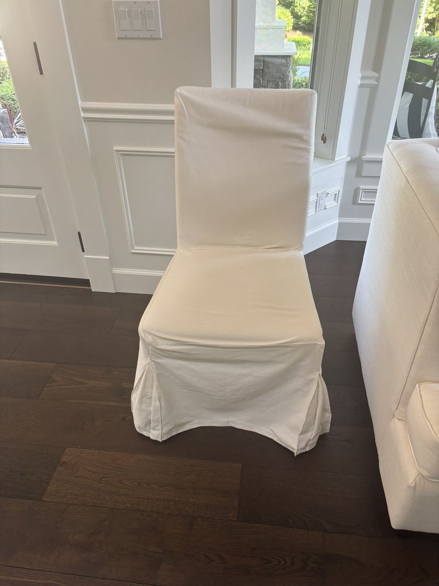 Chair w slipcover