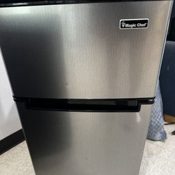 Magic Chef Mini Fridge