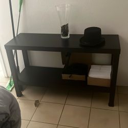 Entry Table Black