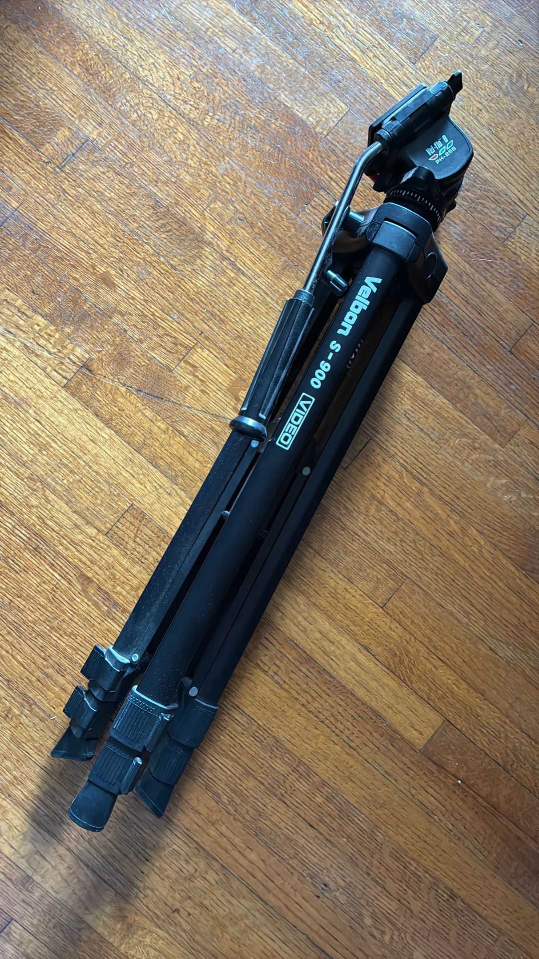 Tripod - Velbon S-900