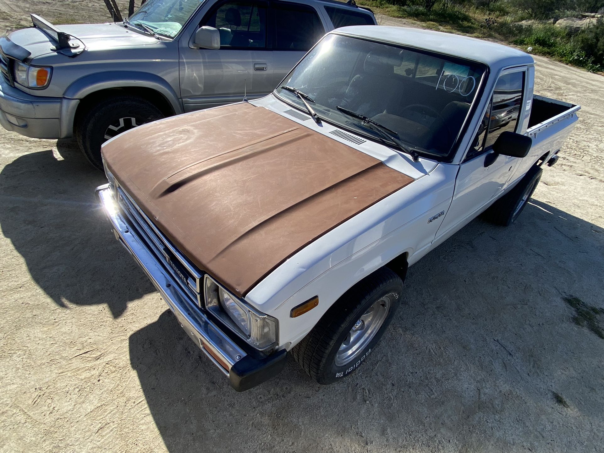 79-83 Toyota Pickup Hilux HOOD