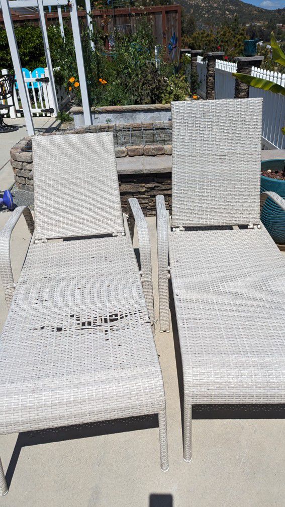 Free Reclining Sun Chairs