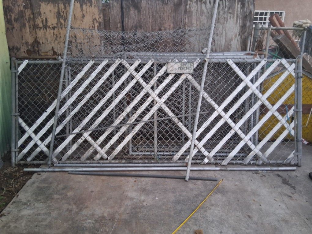 5 used chain gates