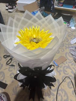 All new 7 eternal roses that last forever 1 sunflower that last forever