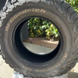 BF Goodrich All-Terrain T/A KO2 – 275/70R17 Load E – Great Tread