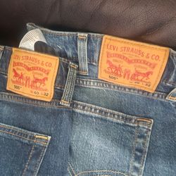 2 pairs of new 505 Levis 40 x 32