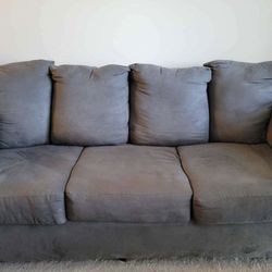 Beautiful Couch/sofa/love seat Free Delivery 🚚 